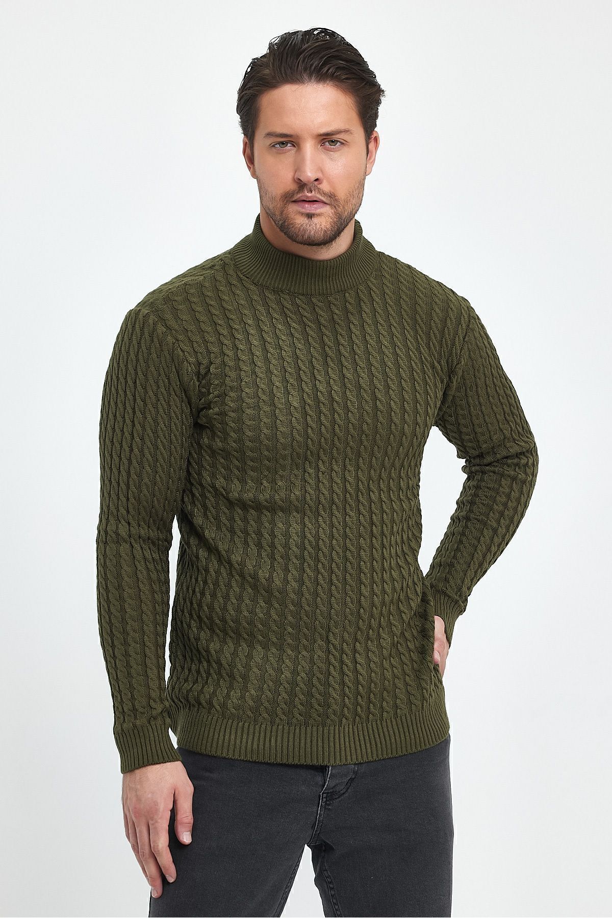 THE ANDREAS SWEATER